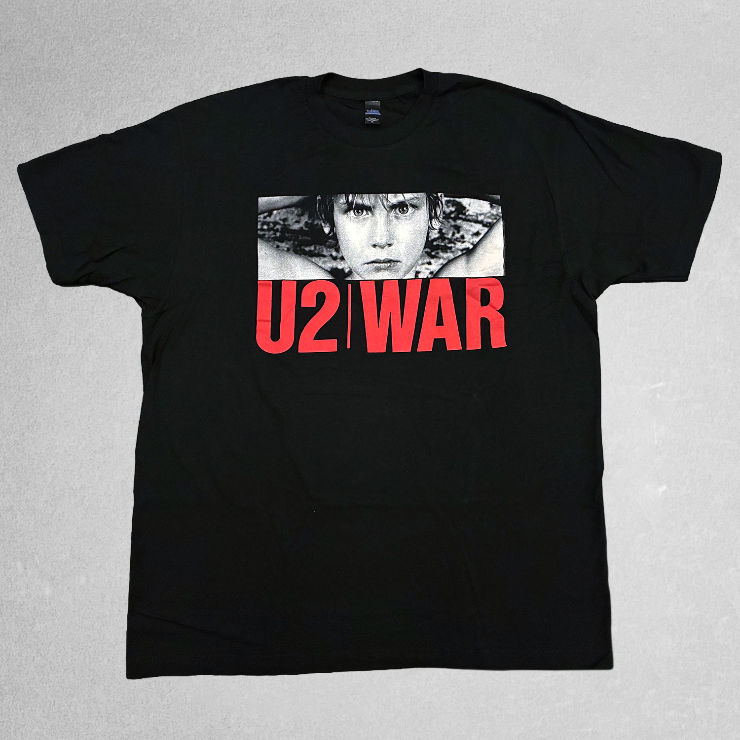 U2 “WAR” Album Cover Photo Graphic BLACK T-Shirt – Size XL – NWOT
