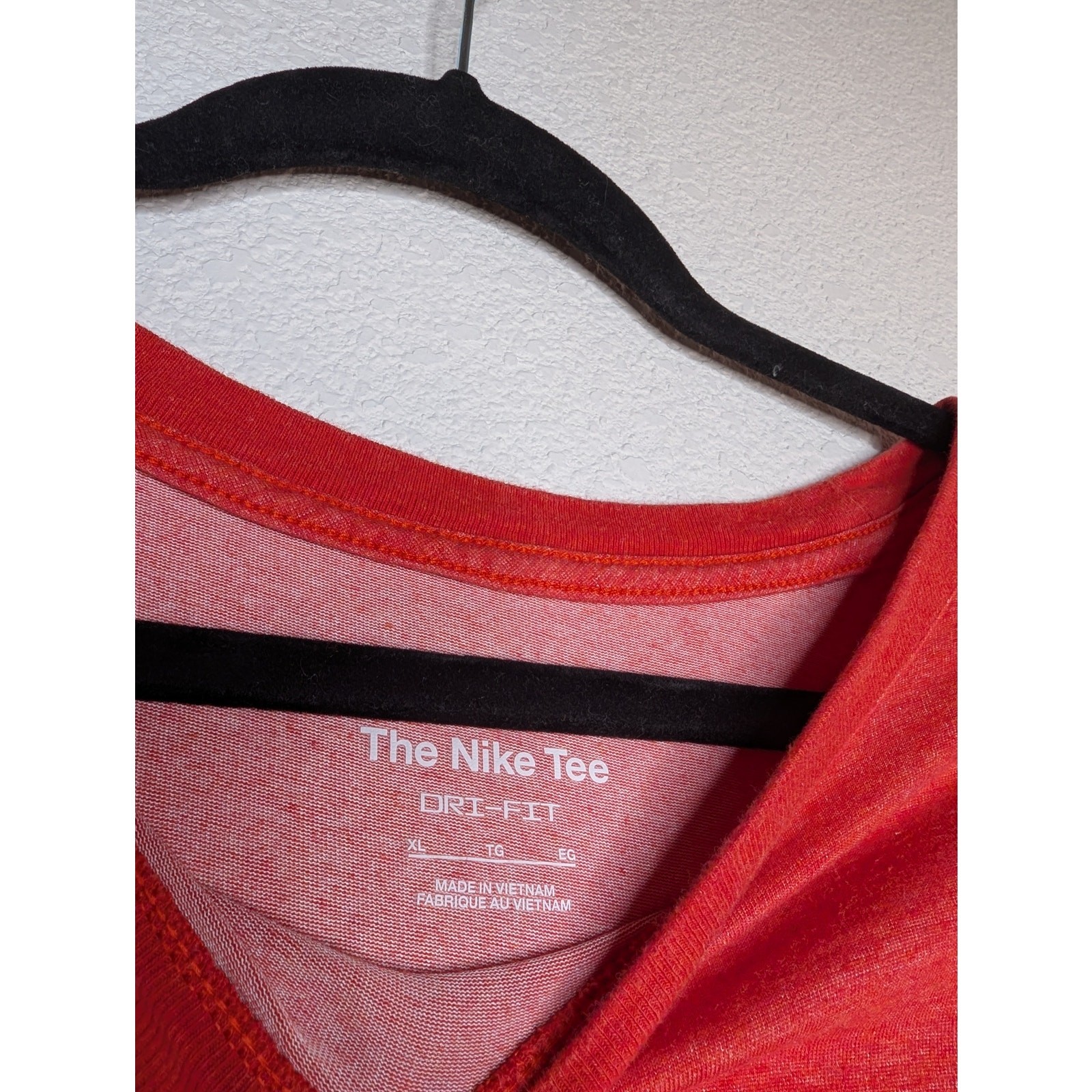 Nike Men's Dri-Fit Red Crewneck Tee XL Active Sporty Casual Travel Workout Basic gallery