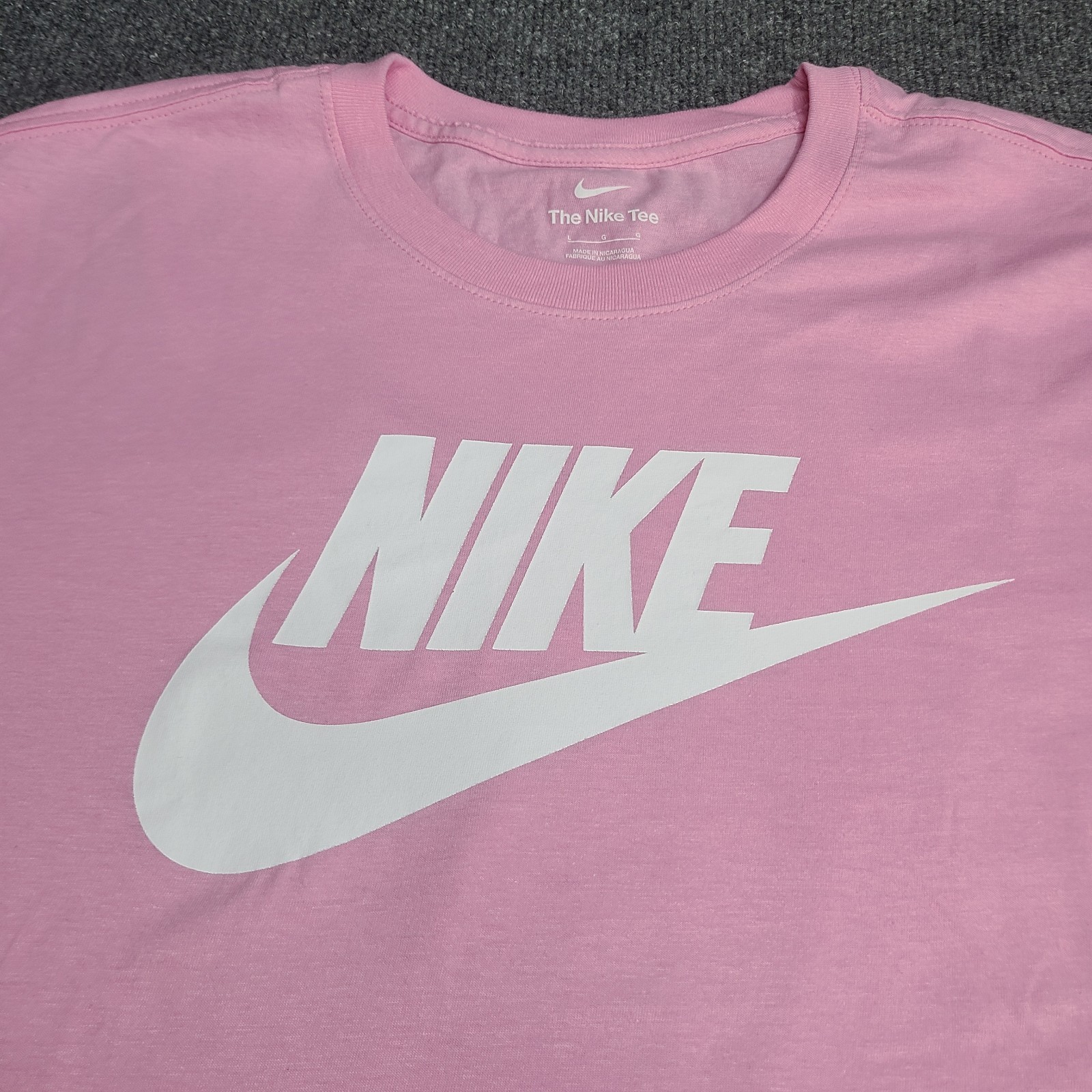 Nike Shirt Mens Large Pink White Futura Logo Sportswear Lightweight Cotton Tee gallery