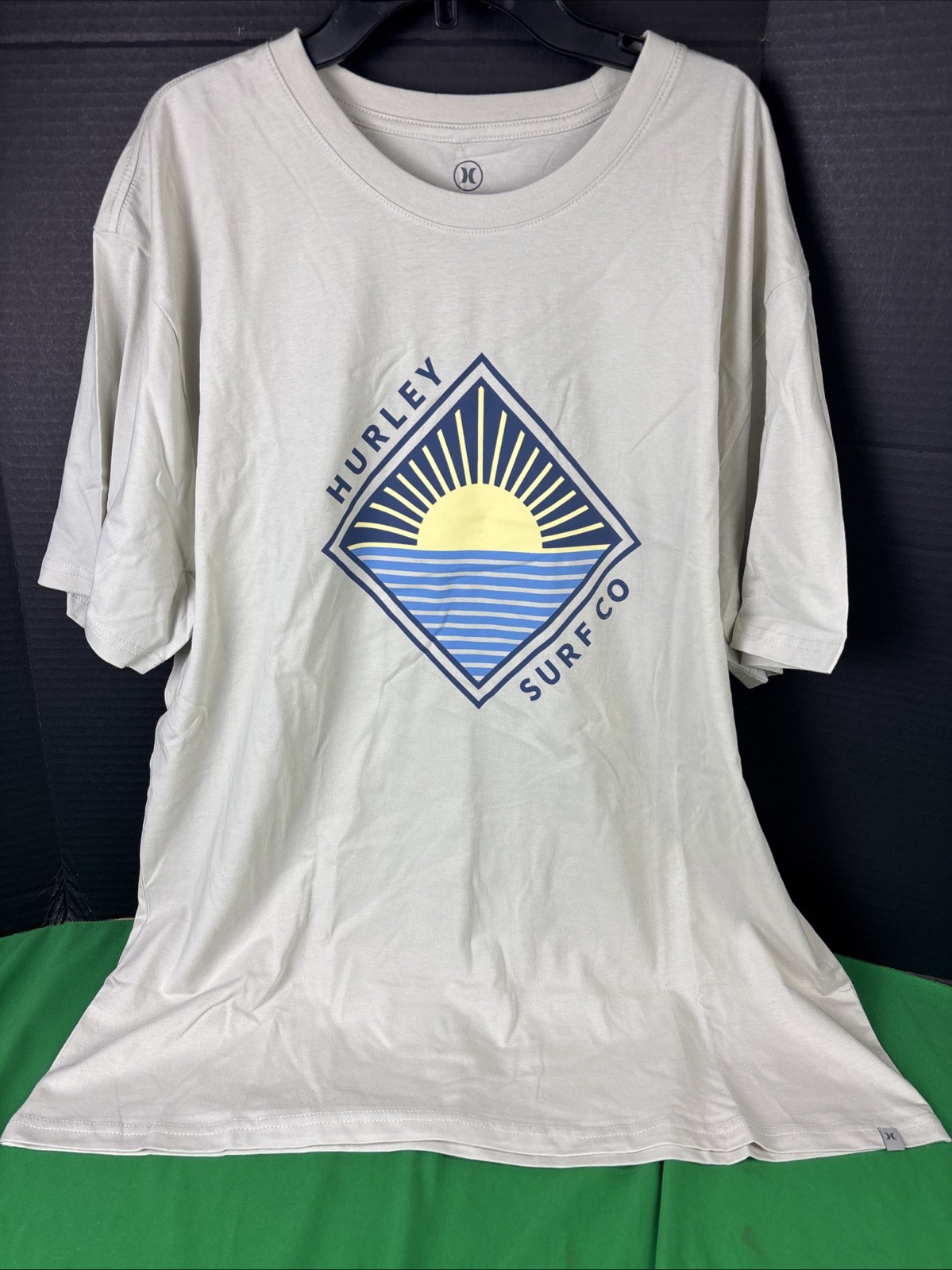 Hurley Men's All Day Graphic Tee Size XXL Cream gallery