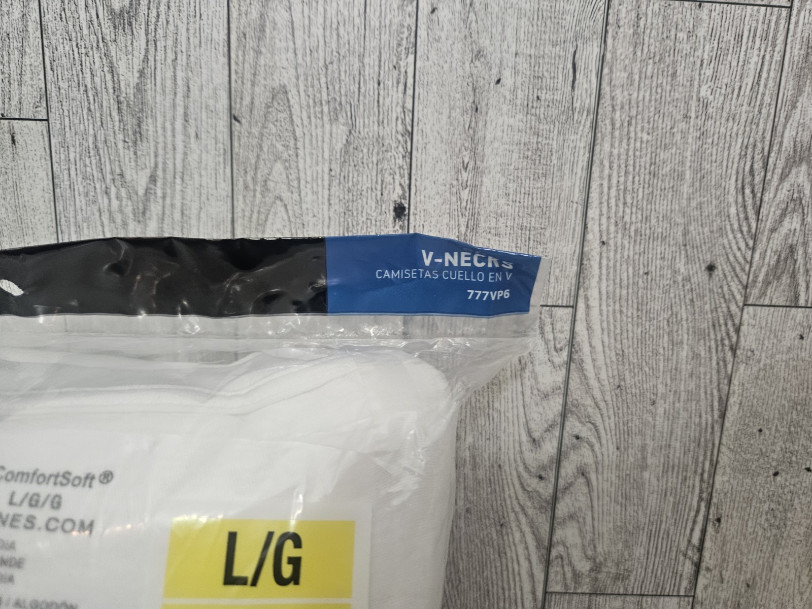 Hanes V-Necks Tagless Men's T-Shirts White, Size L, 6 Pack 2020 777VP6 New gallery