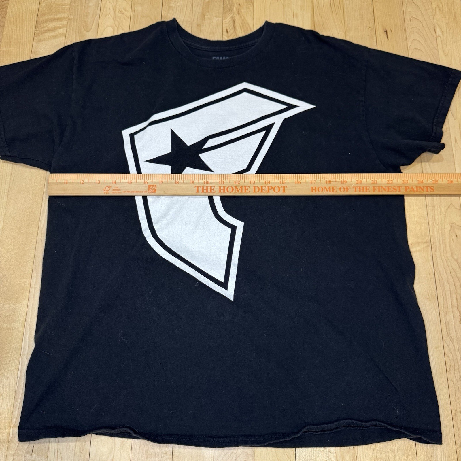 Famous Stars and Straps Center Logo Punk Black Men’s T-Shirt Size XL Y2K Skate gallery