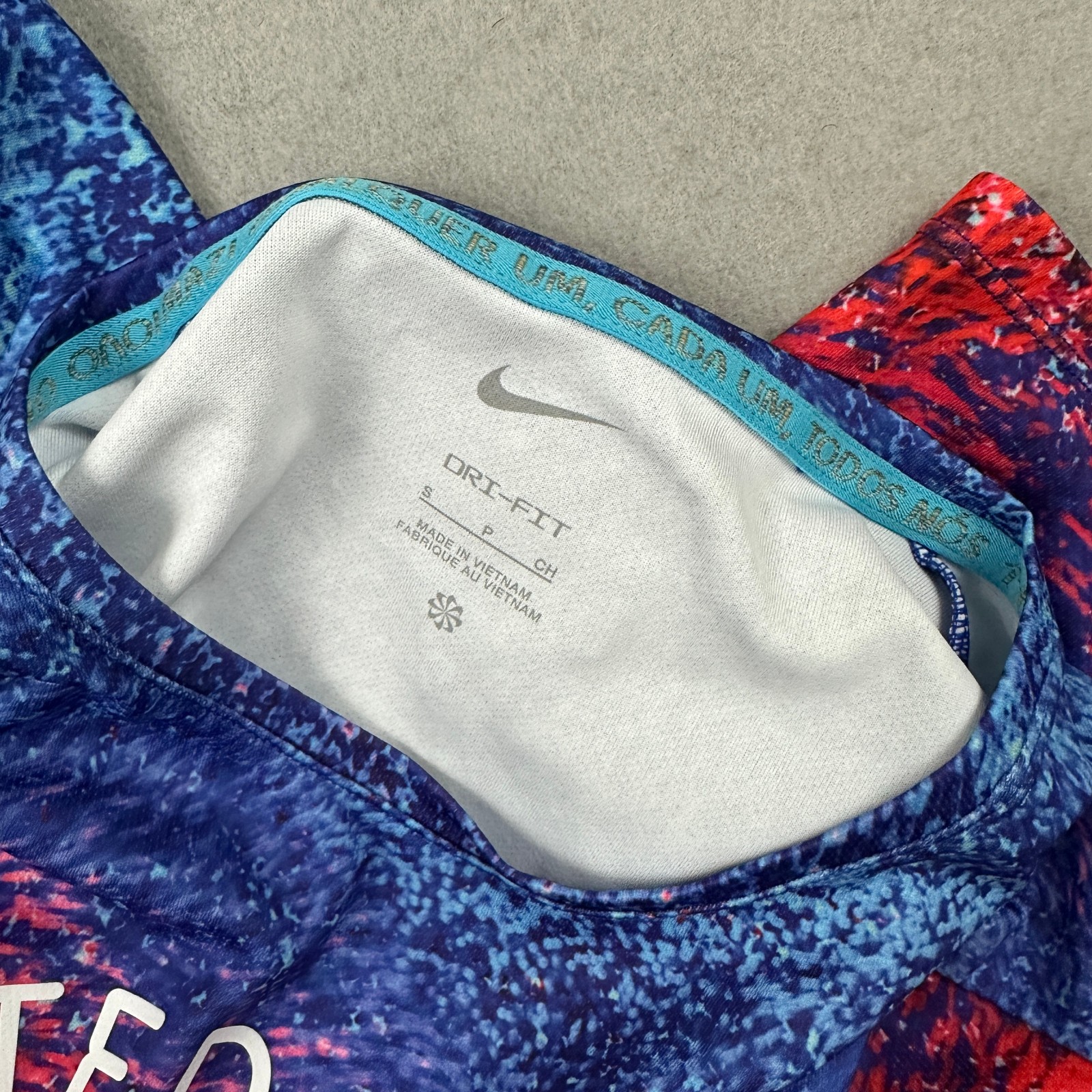 Nike USA Track & Field Shirt Men Small Blue Red Dri-Fit Graphic Flag Patch S gallery