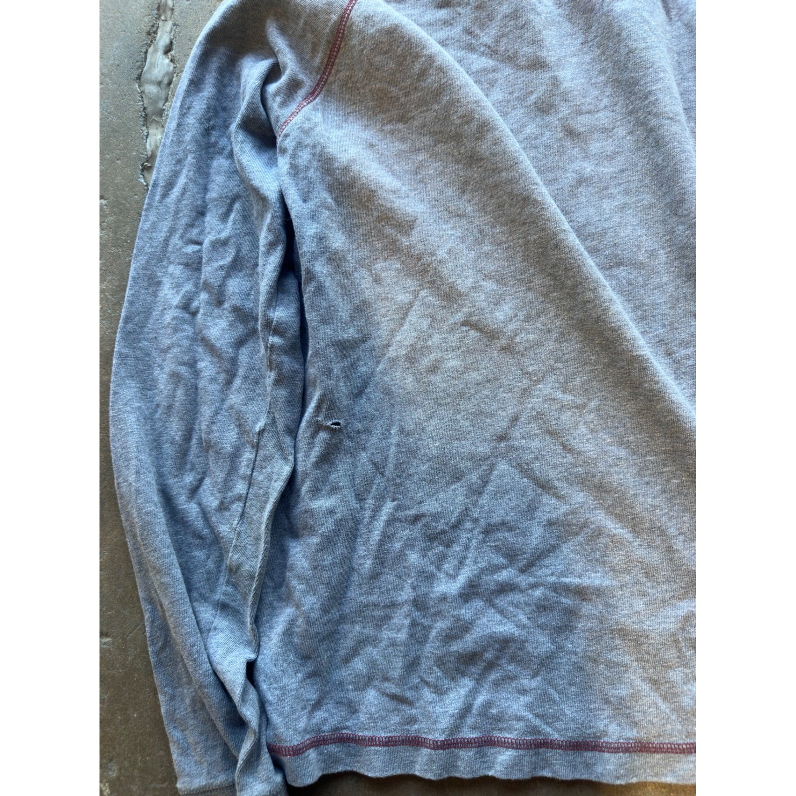 Y2K Abercrombie & Fitch Mens Long Sleeve Graphic T-Shirt Gray Burgundy Raglan S gallery
