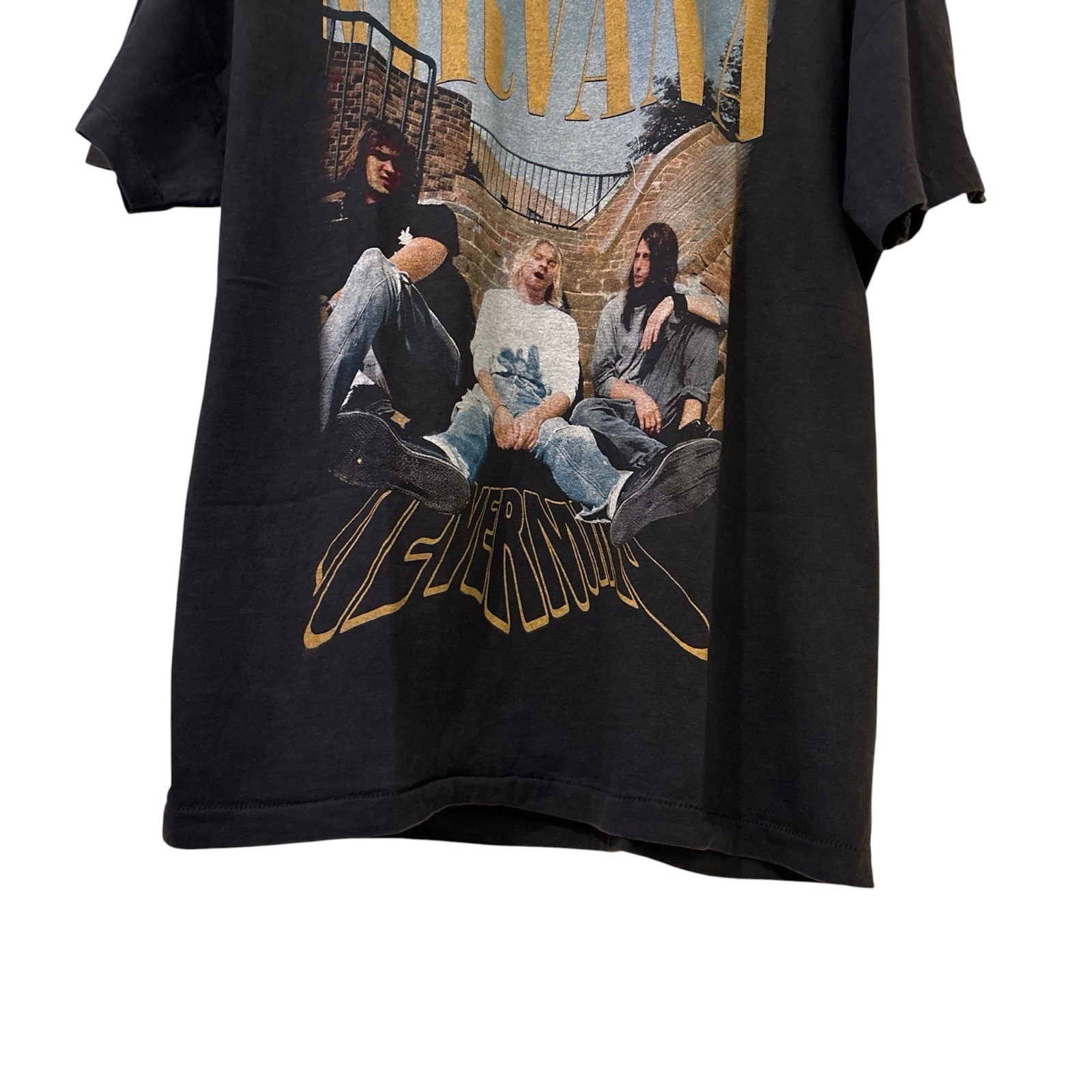 Nirvana 90s Nevermind Grunge Kurt Cobain Band T-shirt Reprint XL gallery