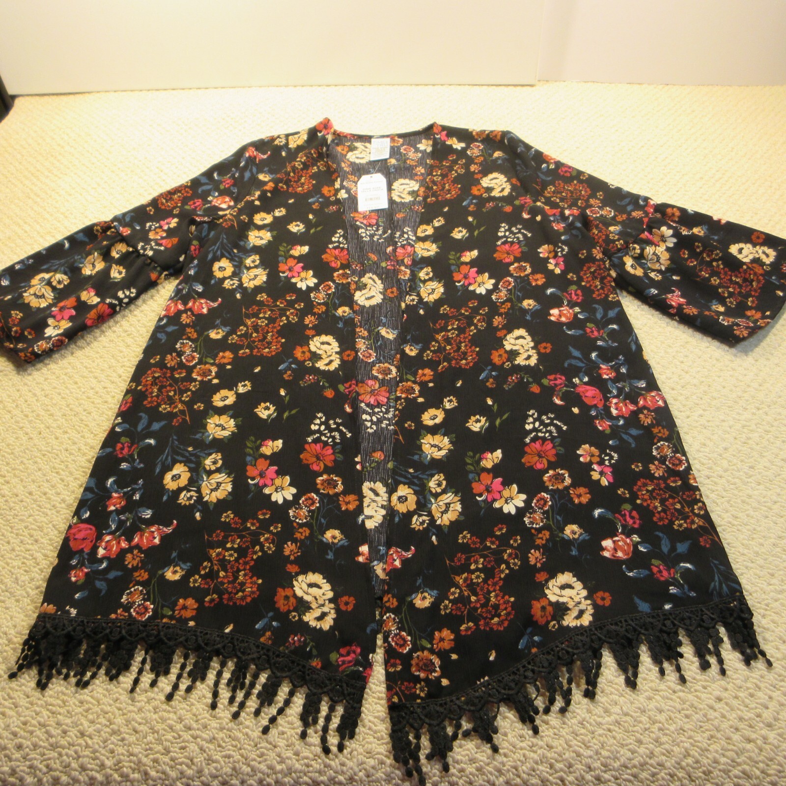 Womens bell sleeve Kimono TIME AND TRUE ONE SIZE (R-7 11-26)