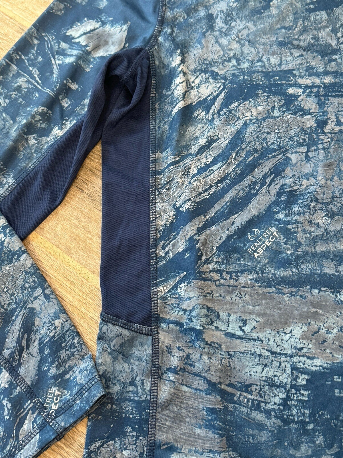 NWT Realtree Men's Reversible Long Sleeve Performance Fishing Tee Small UPF30 gallery