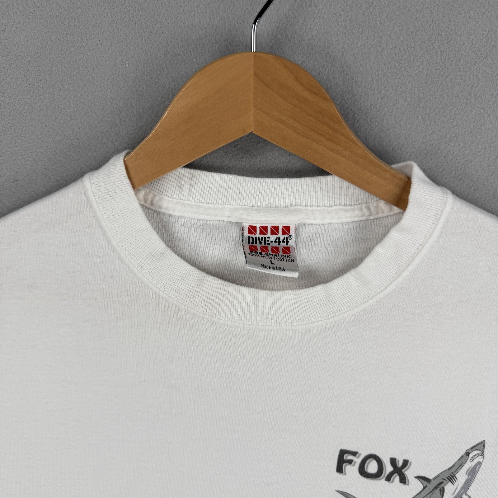 DIVE-44 Shirt Mens Large White Shark Ocean Graphic Rodney Fox Tee Made USA gallery