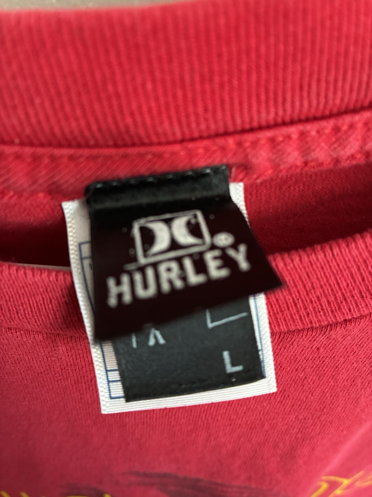 Hurley Men’s Red Graphic Logo Tee L Cotton Crew Neck Short Sleeve gallery