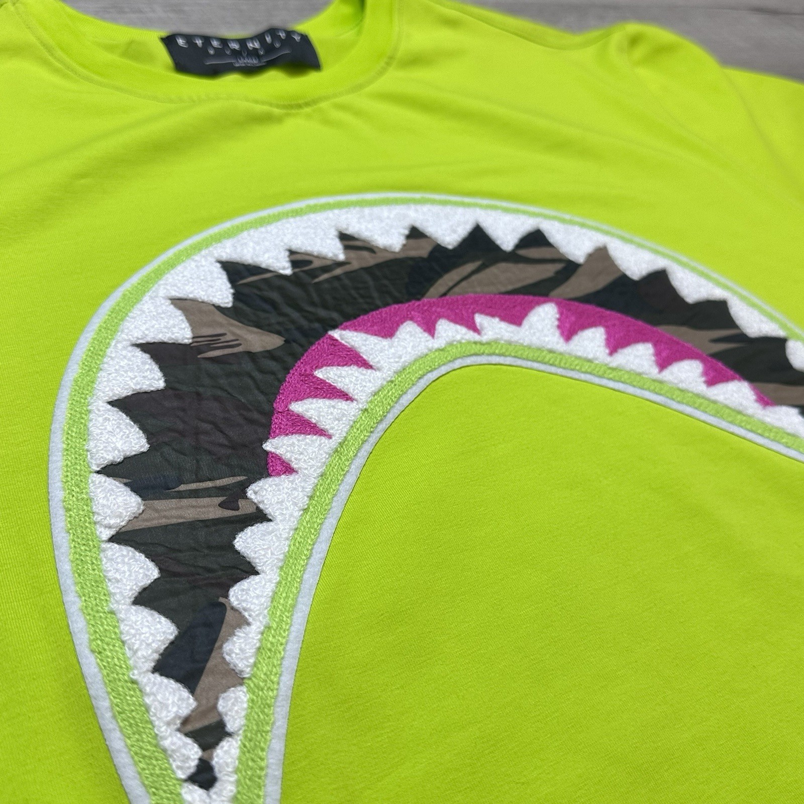 Eternity BC/AD Mens Volt Green Shark Mouth Crew Neck Pullover T-Shirt Size Large gallery