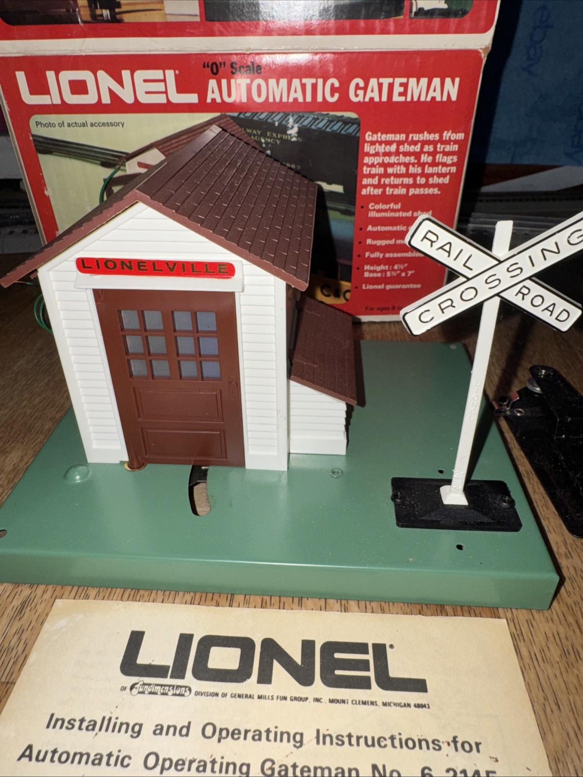 Lionel “O” 6-2145 automatic gateman With Box