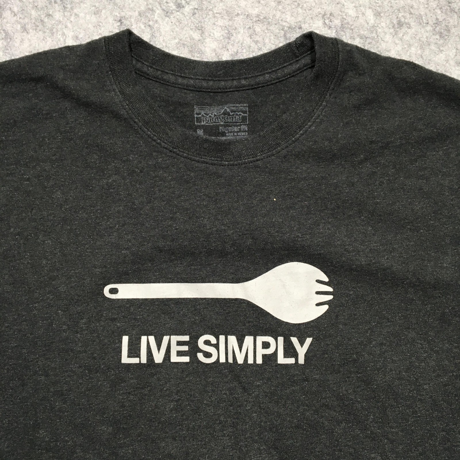 Patagonia Shirt Mens Medium Gray Live Simply Graphic Tee Regular Fit Outdoor gallery
