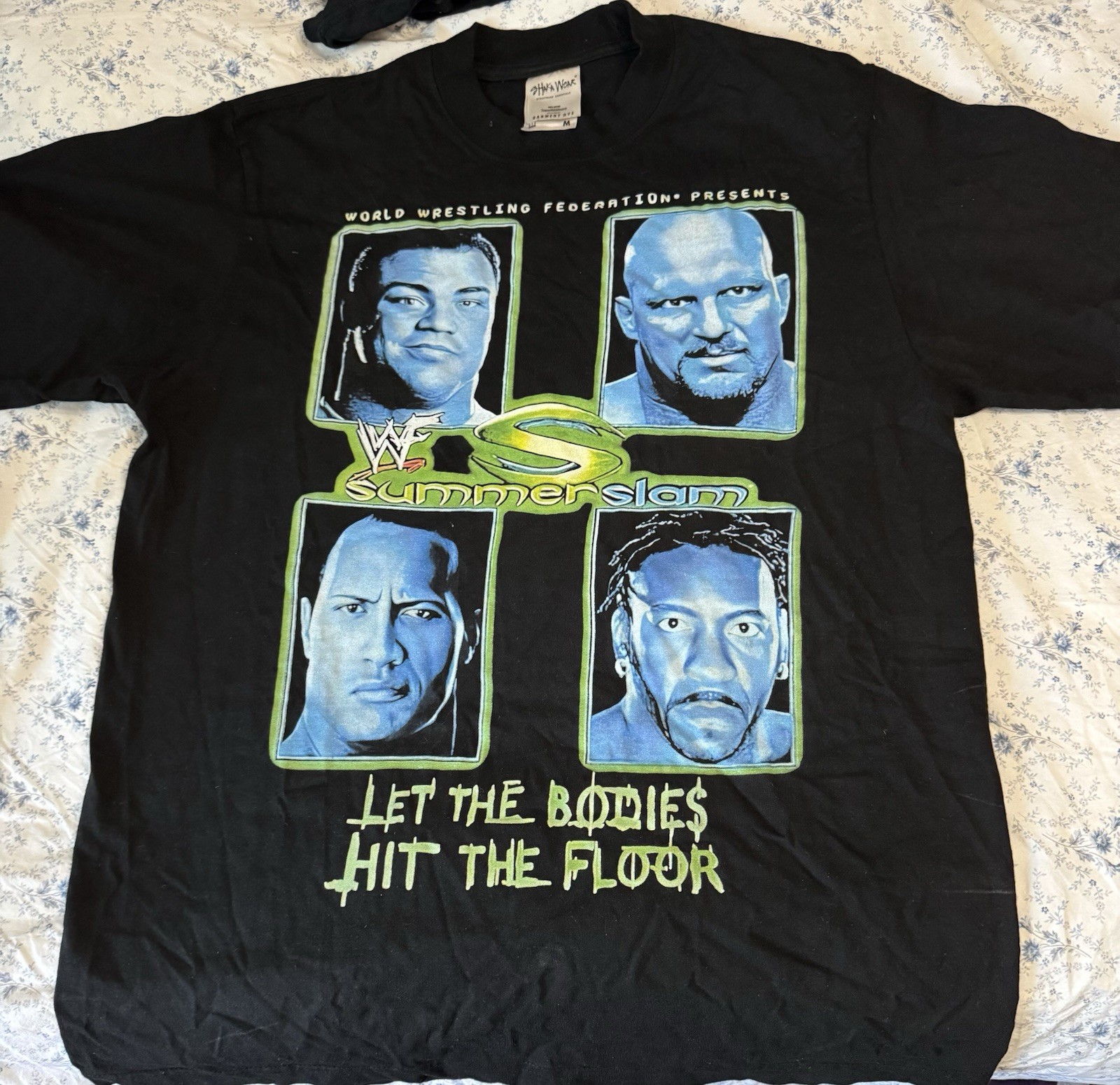 WWF/WWE SummerSlam 2001 perfect reprint Tee Shirt IYKYK Men’s medium gallery