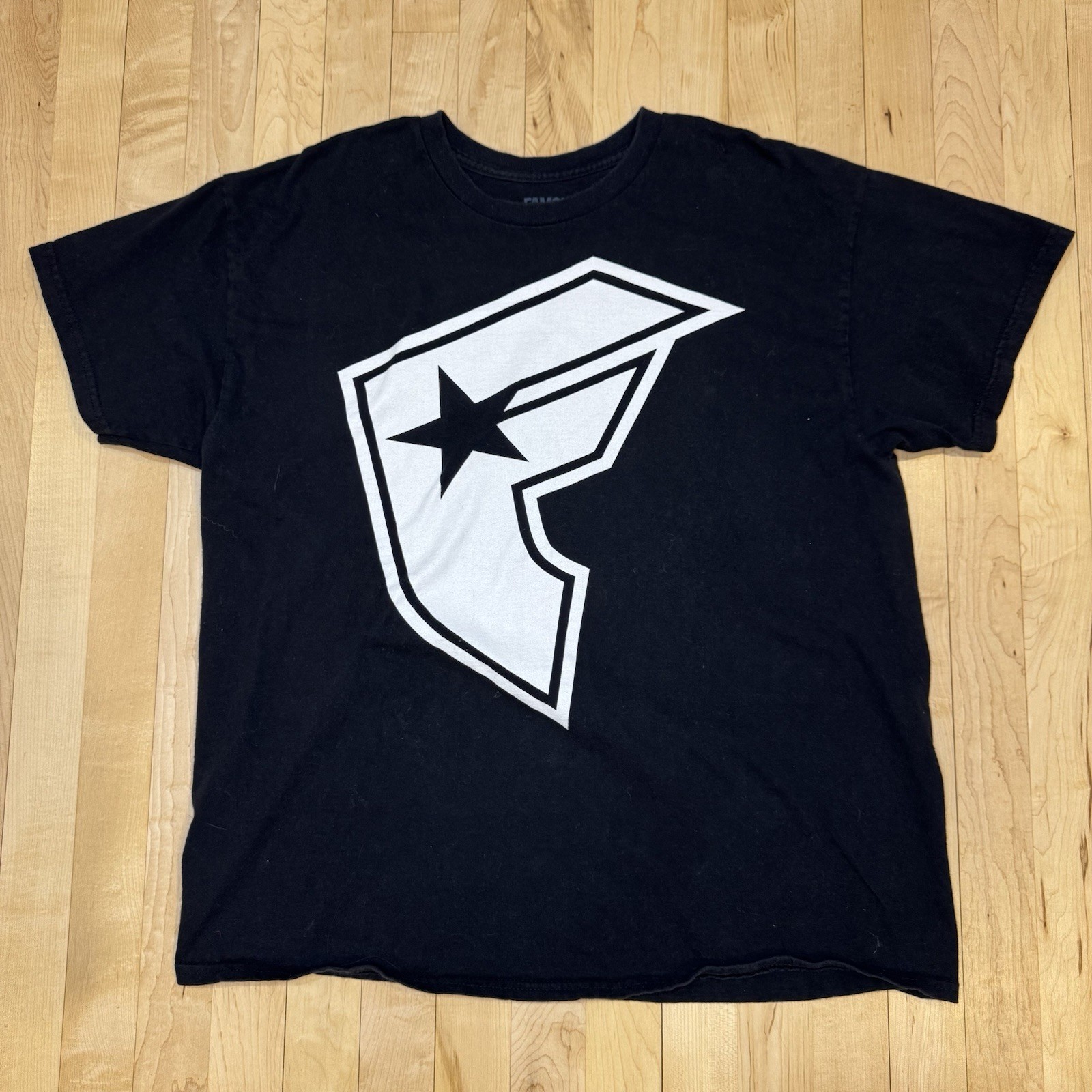 Famous Stars and Straps Center Logo Punk Black Men’s T-Shirt Size XL Y2K Skate