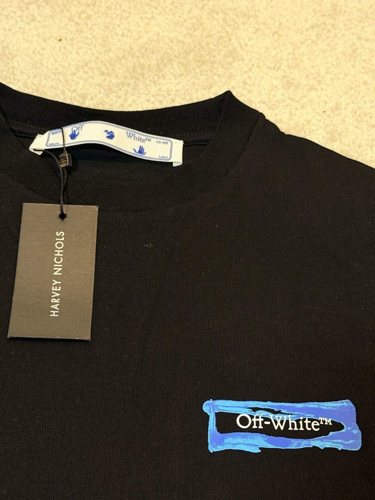 Off-White Men’s XXS Black Cotton Jersey Graphic Logo Crew Neck Short Sleeve Tee gallery