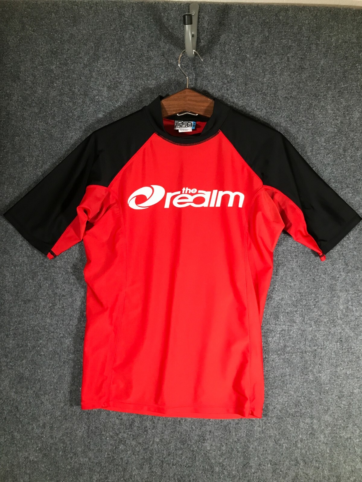 The Realm High Neck T Shirt Mens Medium Red Black Stretch Activewear Outdoor Tee gallery