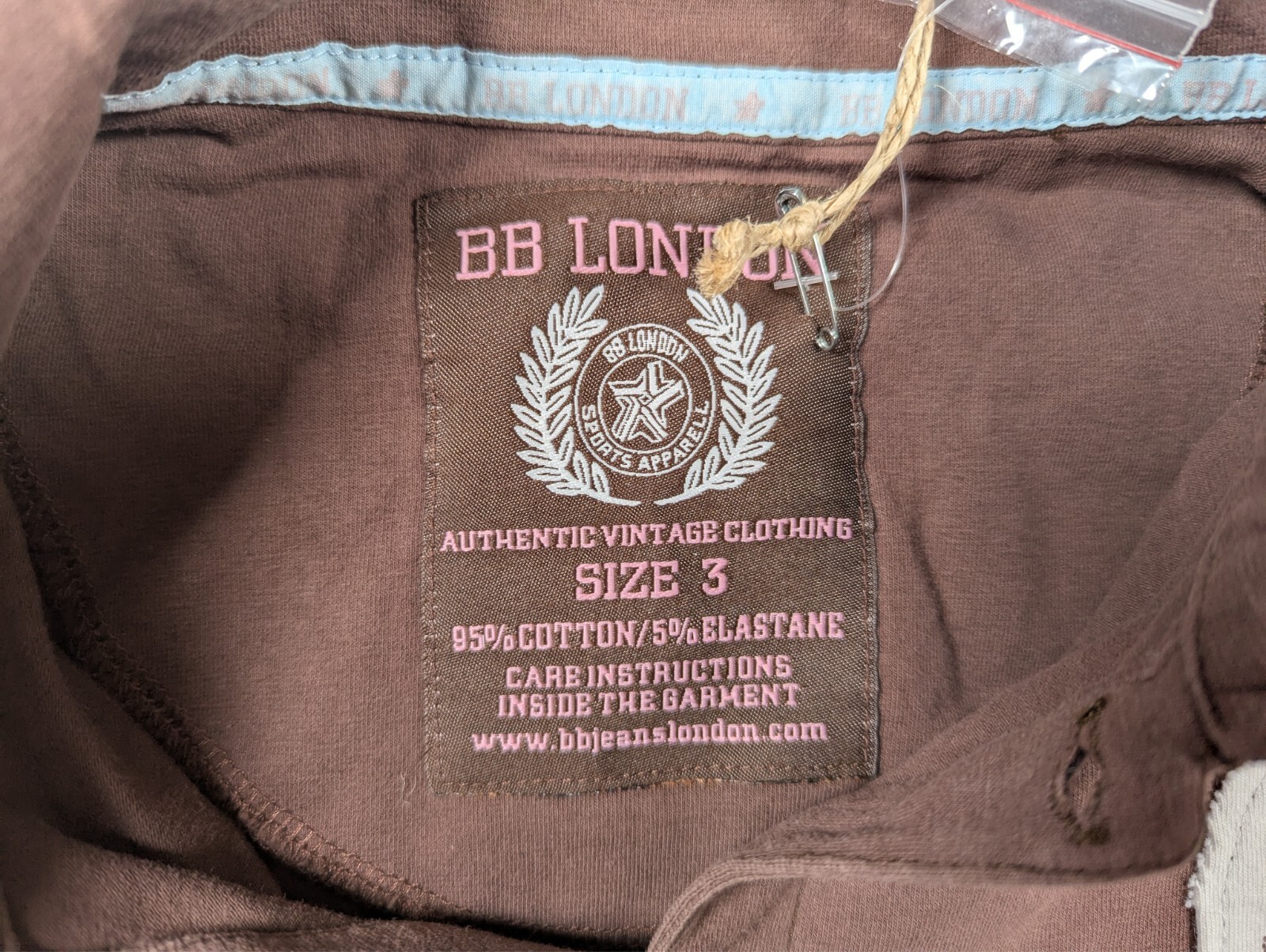 BB London - Authentic Vintage Clothing - Adult T-Shirt - Size: 3 gallery