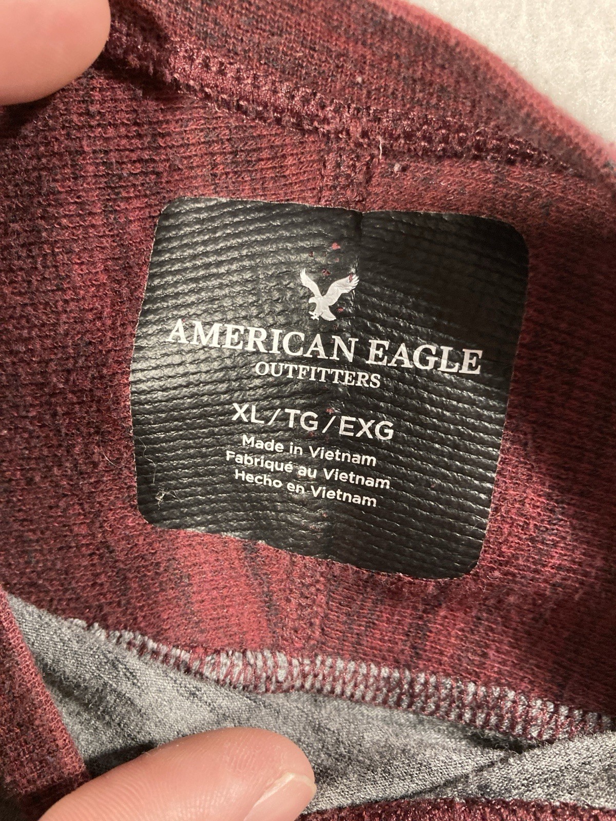 American Eagle Outfitters Men’s Gray/Maroon Colorblock Raglan Cotton Knit Tee XL gallery