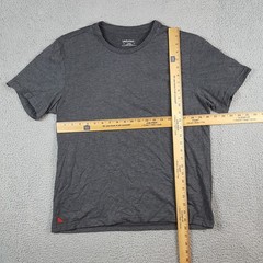 UNTUCKit Gray Breathable Lightweight Size L Moisture Wicking Athletic T Shirt