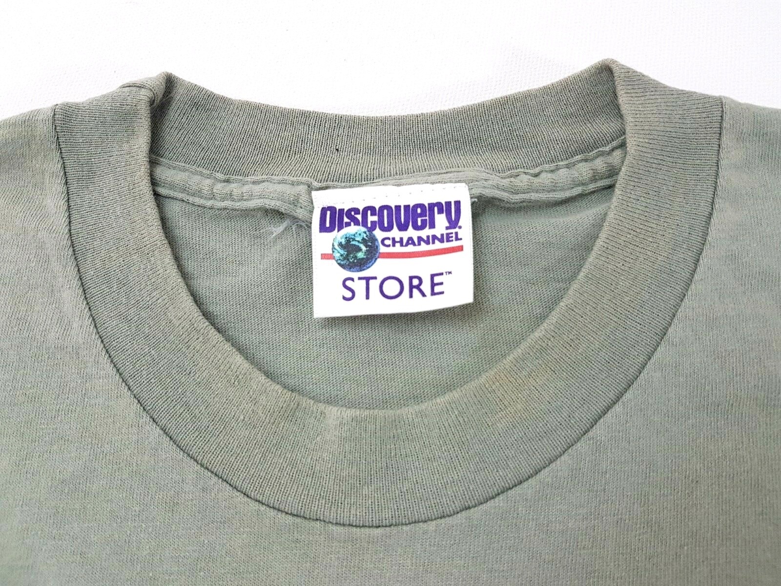 Vintage Discovery Channel Store Gecko Tee Green Size L Mens T-Shirt gallery