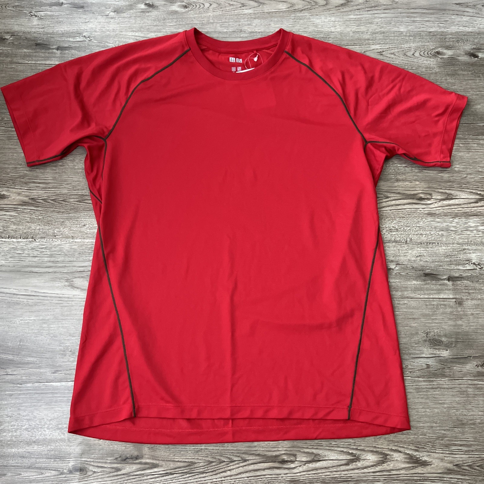 Uniqlo HEATTECH Performance T Shirt Mens XL Red Dry Ex Odor Control Raglan NWT gallery