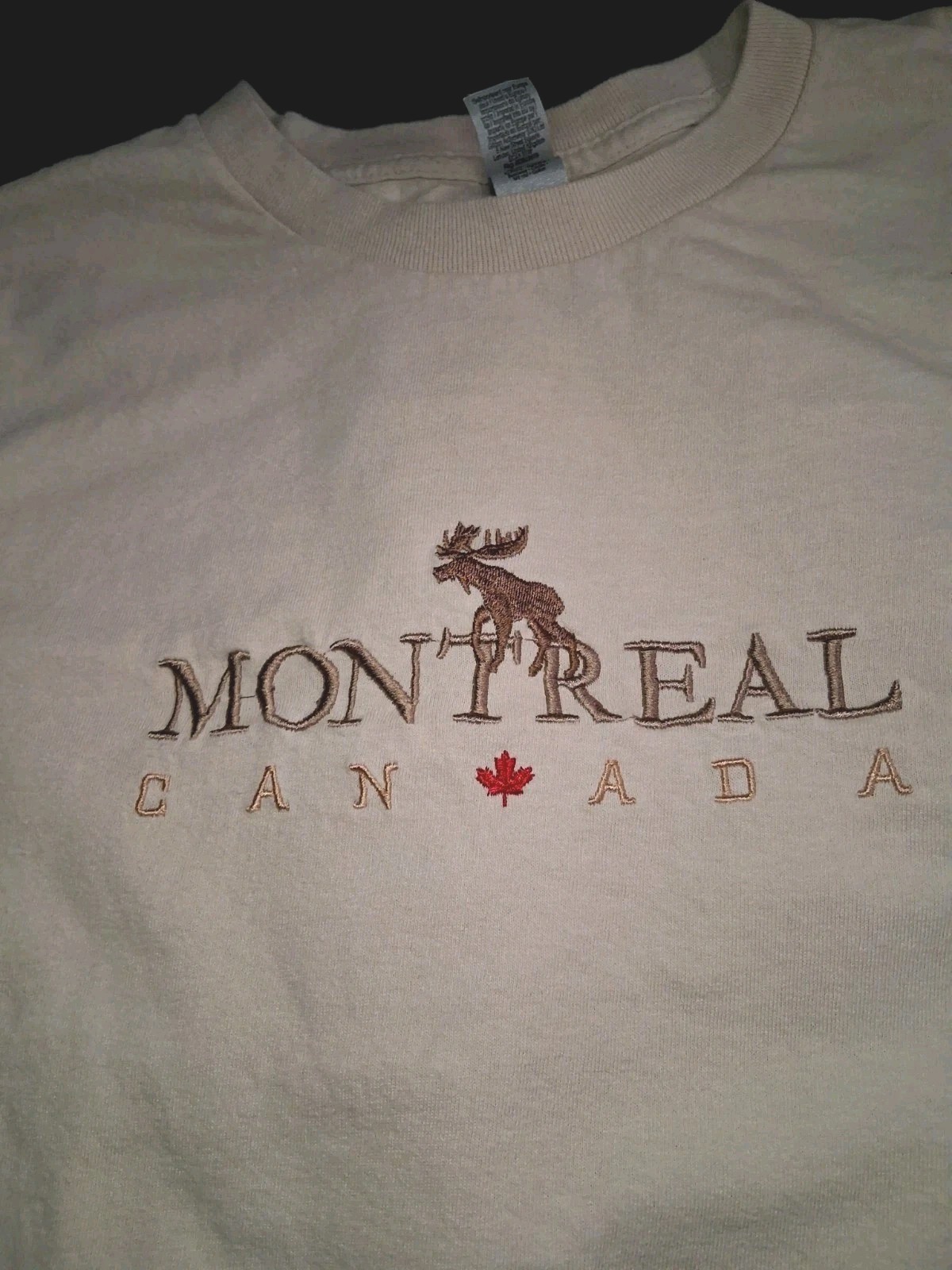 Montreal Canada Embroidered Men's T-shirt Red Maple Leaf Brown Moose Size L gallery