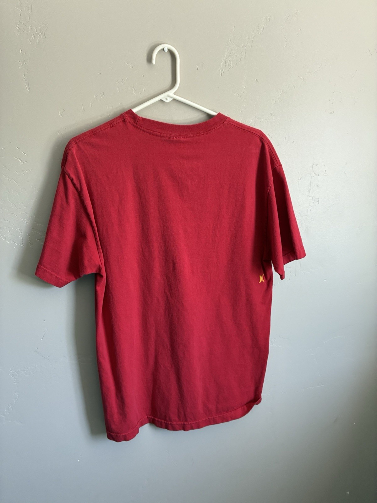 Hurley Men’s Red Graphic Logo Tee L Cotton Crew Neck Short Sleeve gallery