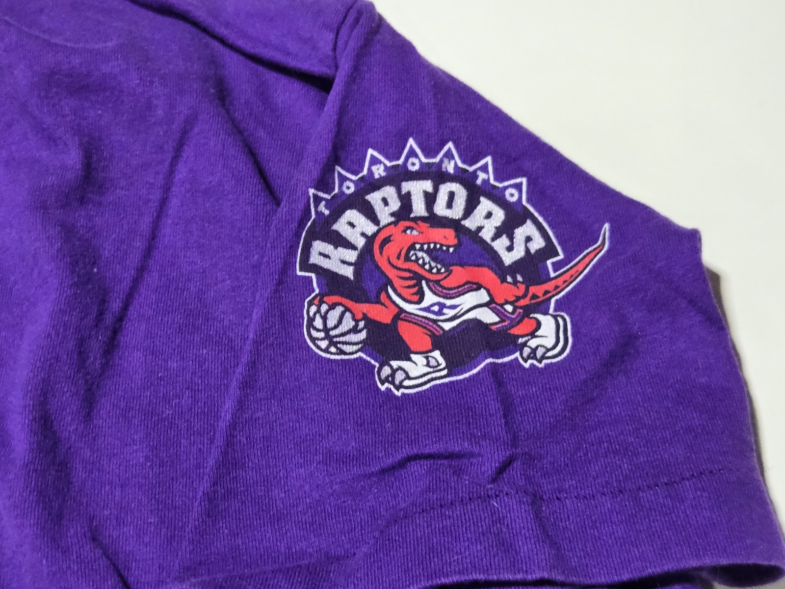 Vintage Salem Sportswear Toronto Raptors T-Shirt Size XXL Purple Logo 90s USA gallery