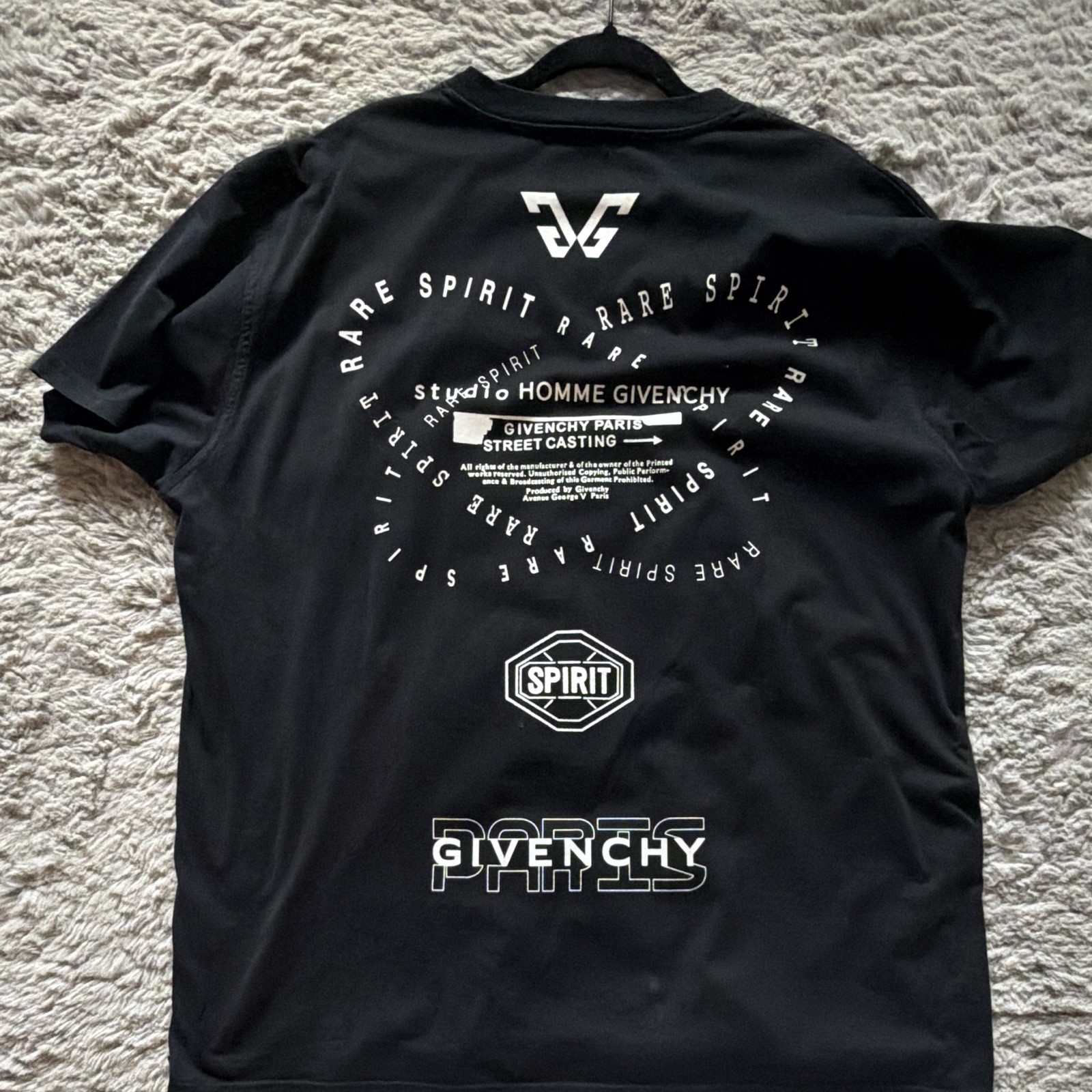 Givenchy Men's Black XL Cotton Jersey Crew Neck Spirit Logo Graphic T-Shirt gallery