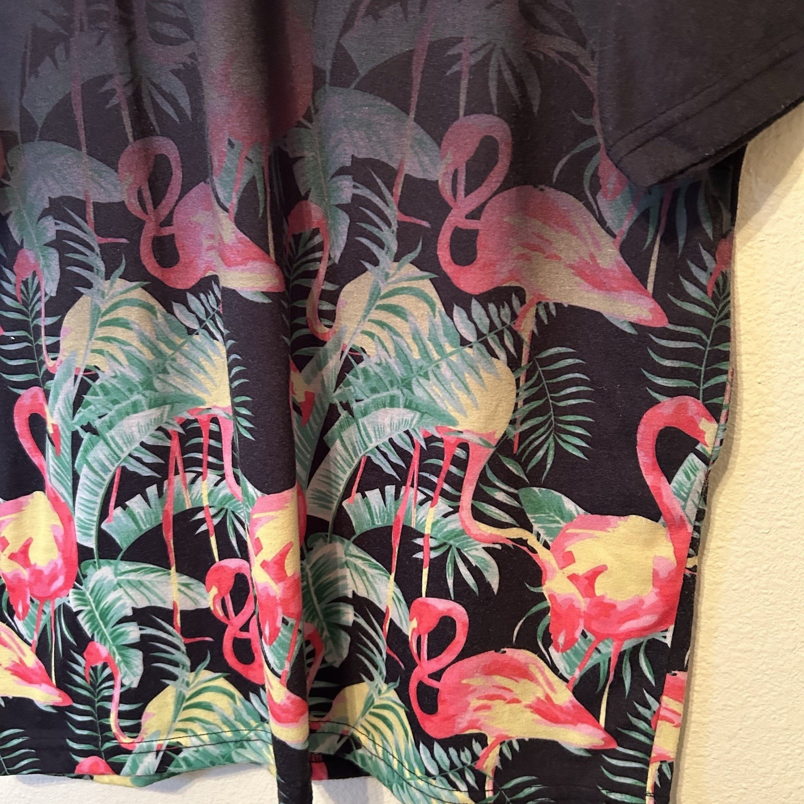 LRG Faded HOT Paradise Flamingo Summer Shirt Medium Lifted Research Group BG16 gallery