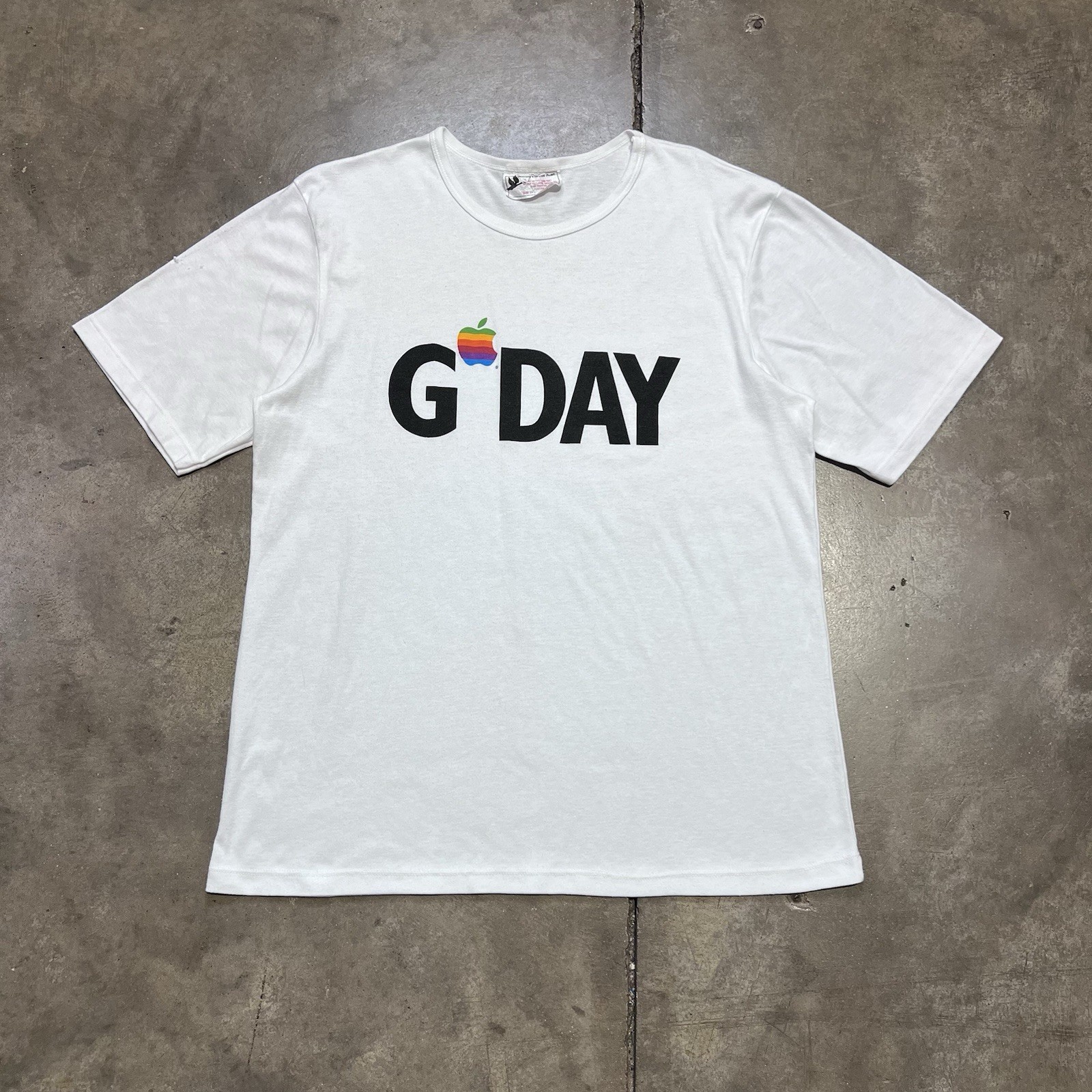 Vintage Apple Computers T Shirt White M/L Macintosh G’Day Rainbow Logo 80s 90s
