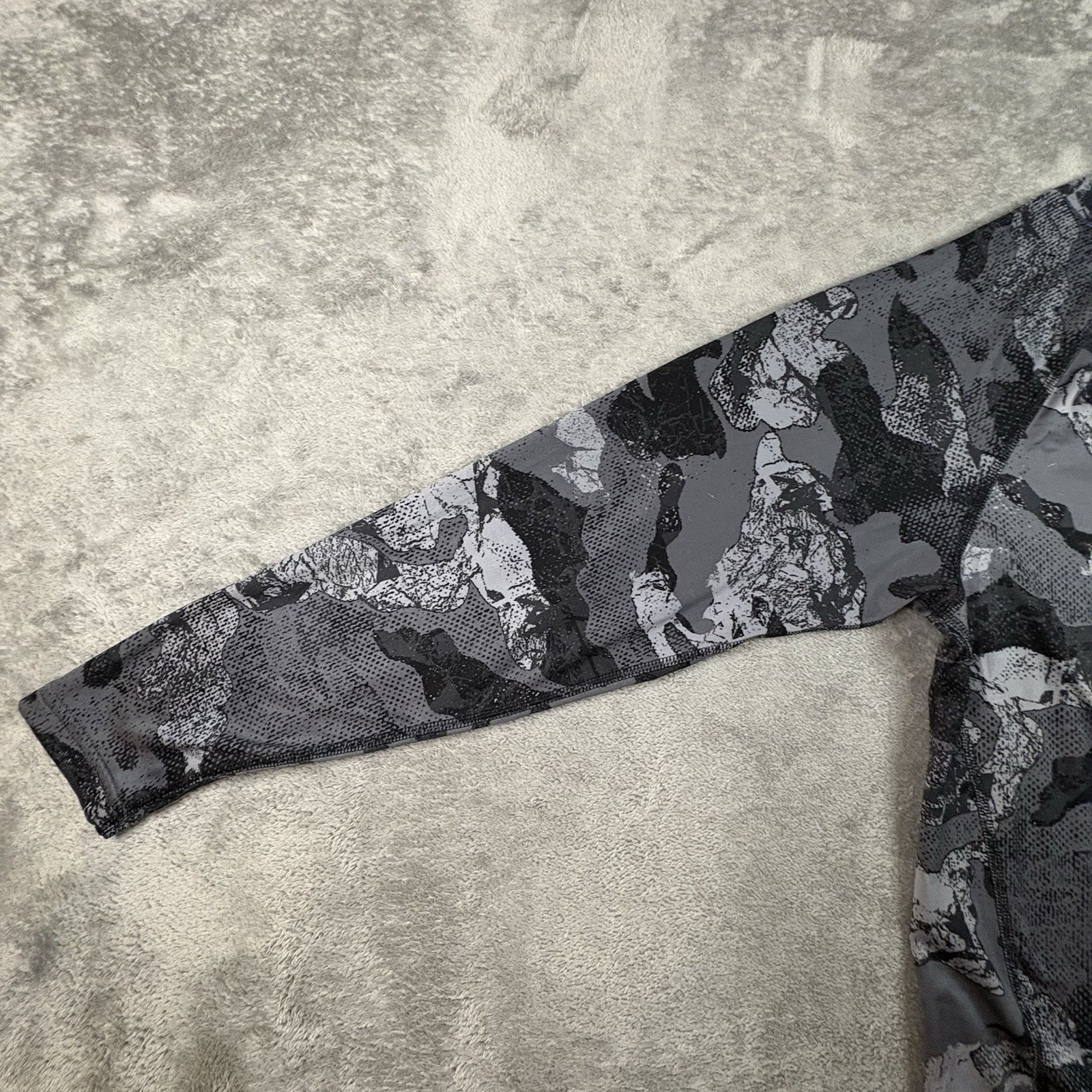 Champion Gear Men's 2XL Gray Camo DuoFold WarmCTRL Performance LS Mock Neck gallery