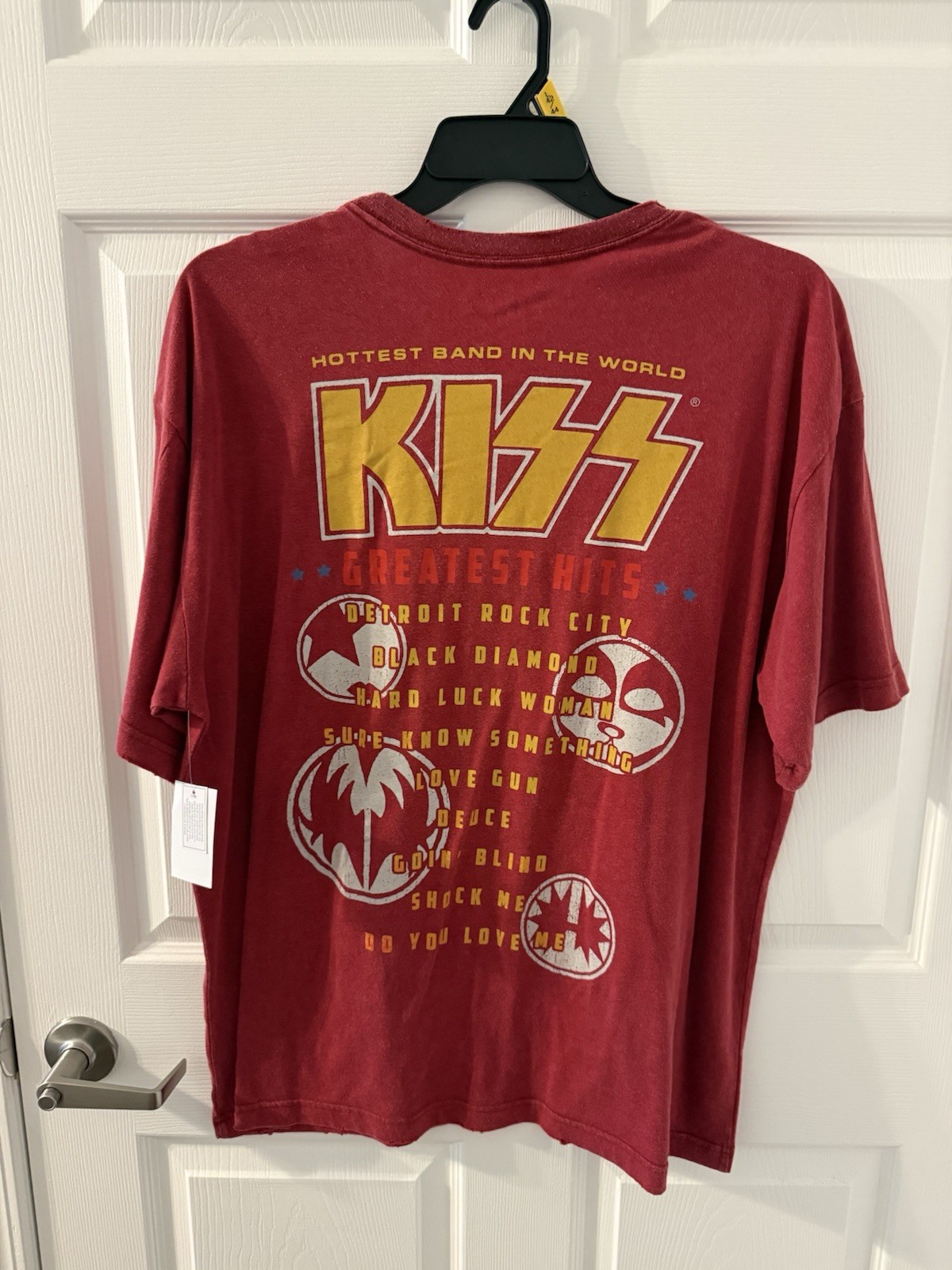 KISS Greatest Hits T-Shirt (LARGE 42/44) 60% Cotton 40% Polyester NEW WITH TAGS gallery