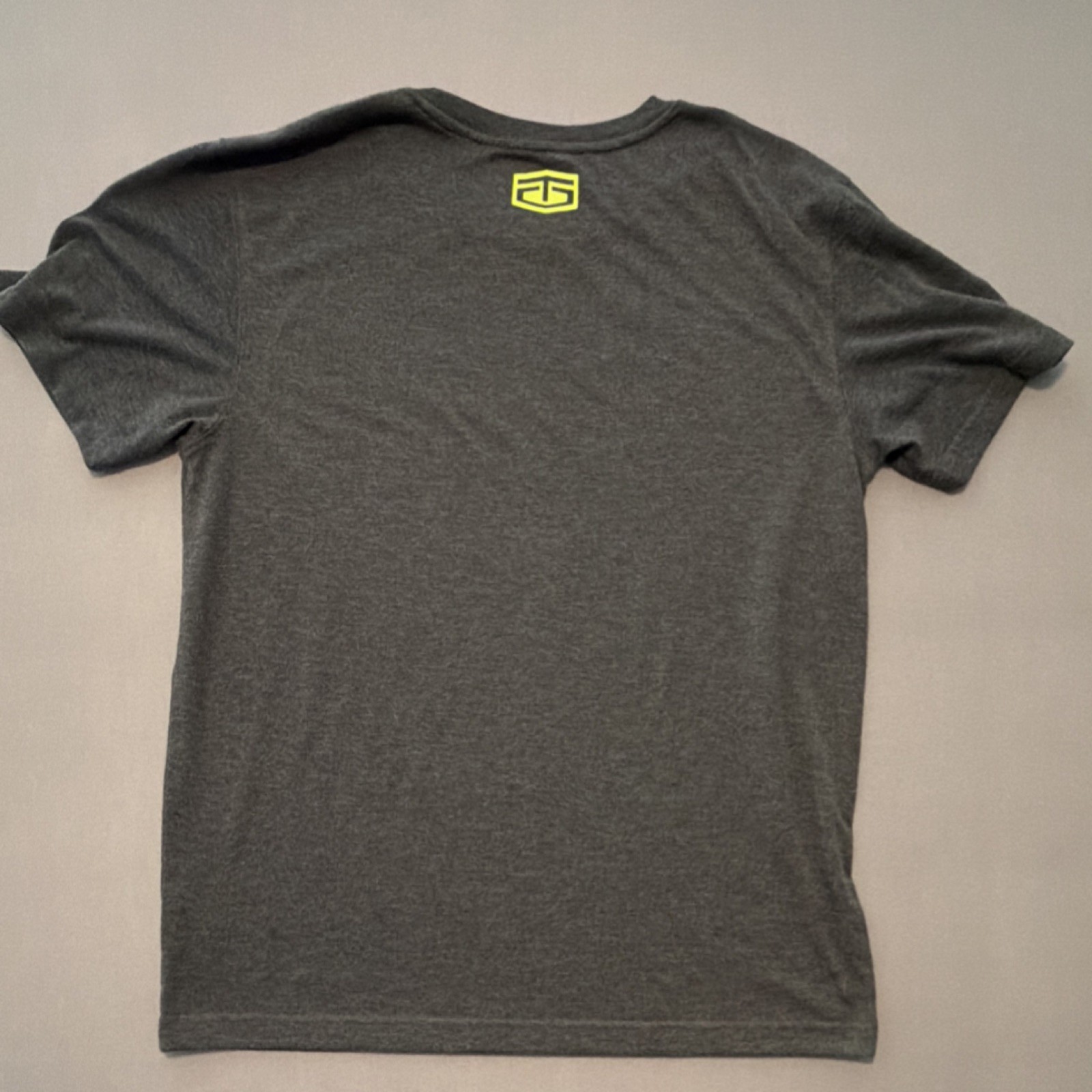 Tapout Graphic Logo Dark Gray Yellow Men's T-Shirt Size M gallery