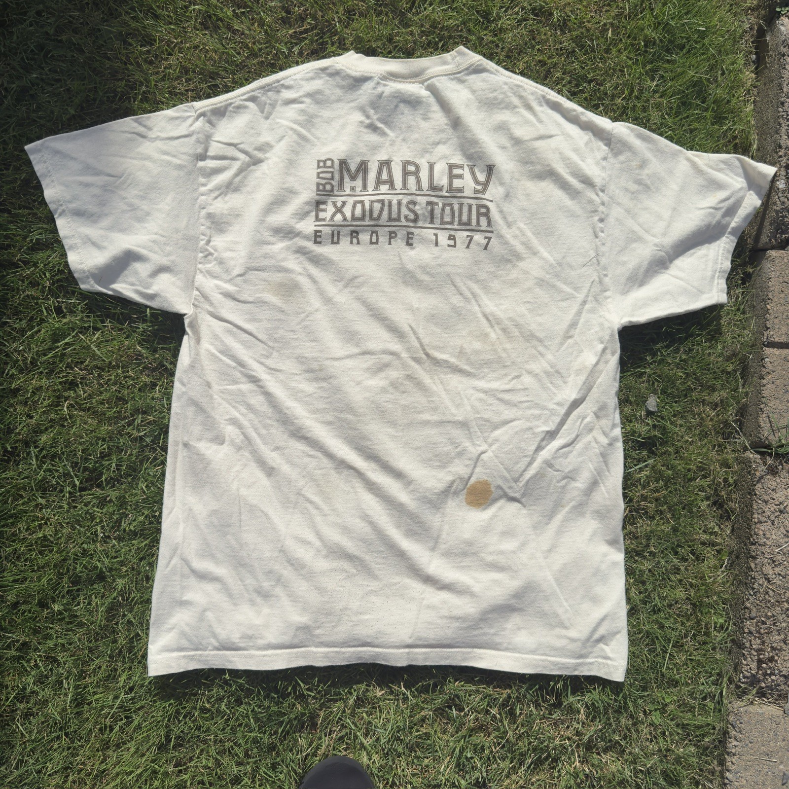 Vintage Bob Marley Exodus Tour Europe 1977 Graphic T-Shirt White Size L gallery