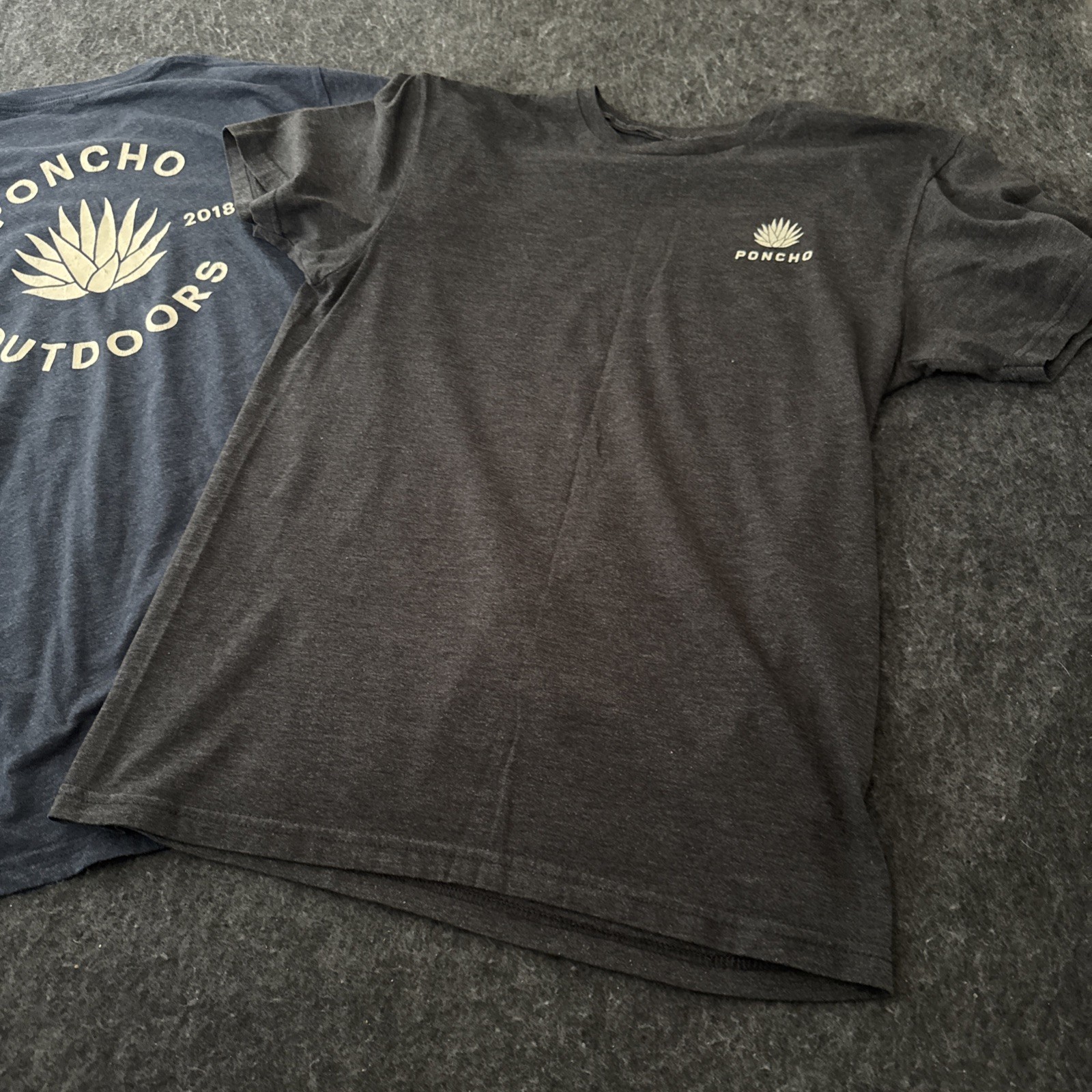 Poncho Outdoors Fishing T-Shirt Lot Men Sz M Gray Blue Crewneck Soft Cotton Rd* gallery
