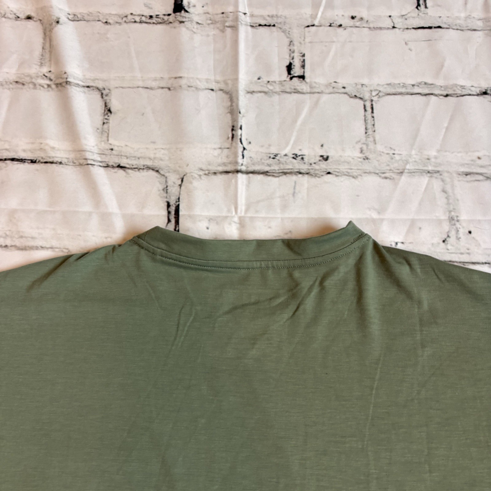 NWOT Mens Costa Crew Neck Pocket T Shirt Green Polyester Lyocell XXL gallery