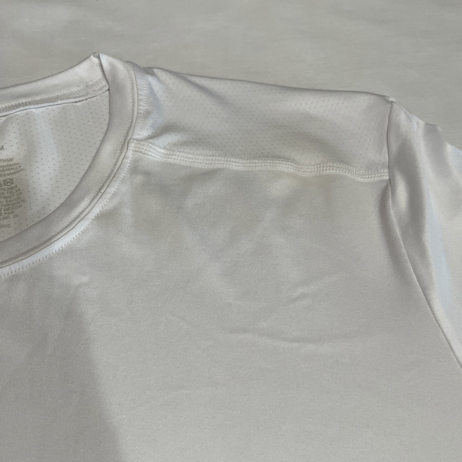 Men’s Hanes Moves Breathable Lightweight Shortsleeve Tshirt White Size Medium gallery