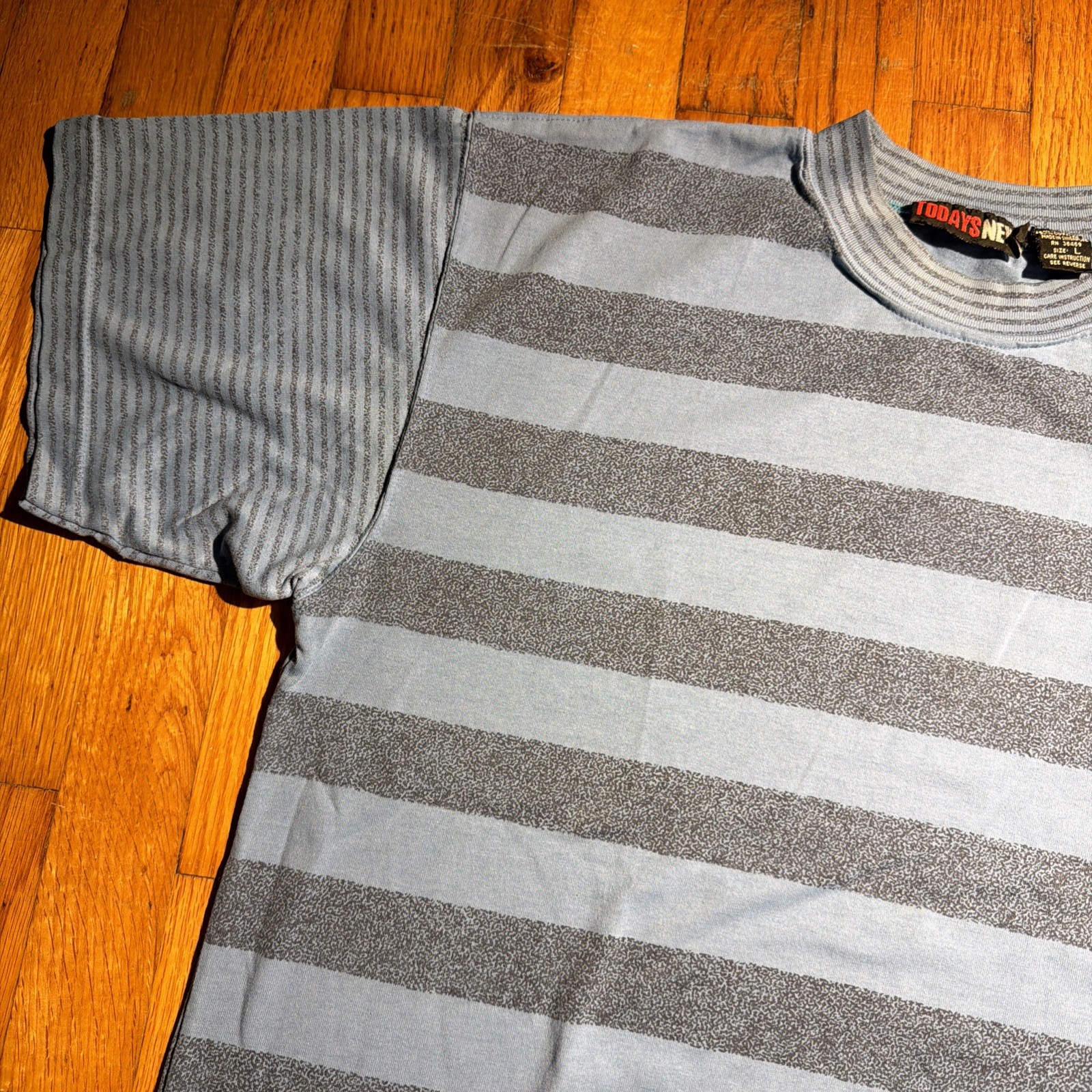 Vintage 90s Todays News T-Shirt Mens Large Striped Ocean Cargo International gallery