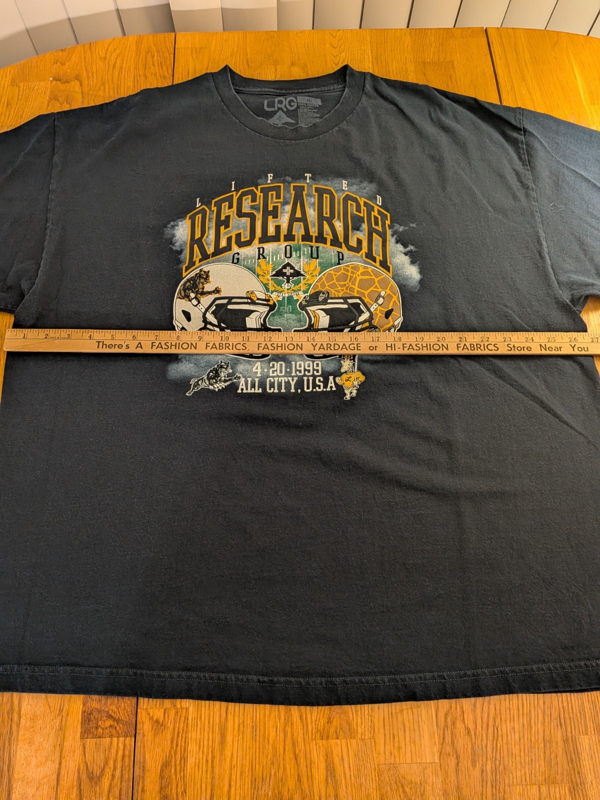 LRG Men’s 3XL Black All City U.S.A. Football Graphic Print Crew Neck Tee gallery