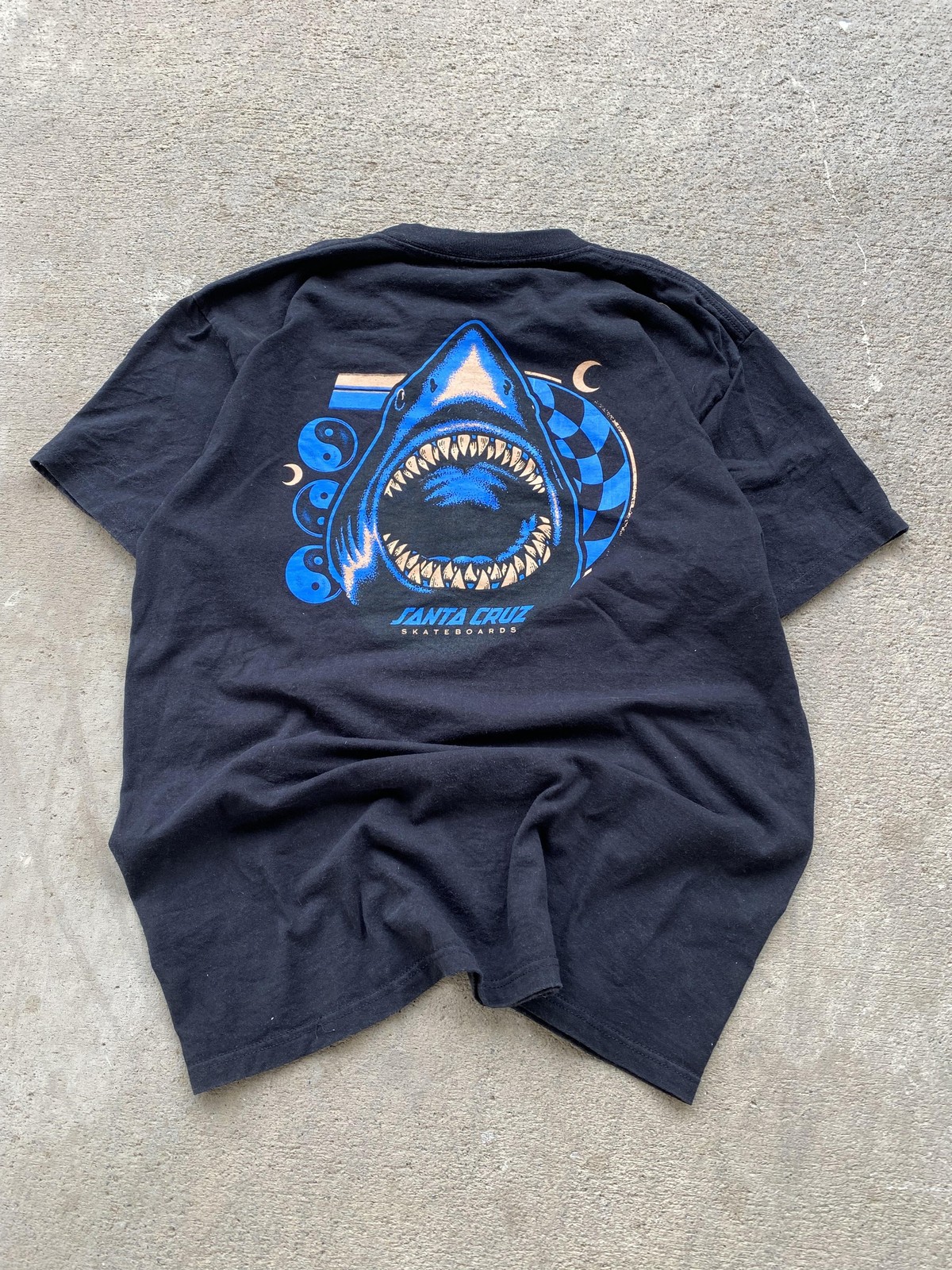 Santa Cruz Skateboards Shirt Mens Large Black Logan Shark Graphic Tee T-Shirt gallery