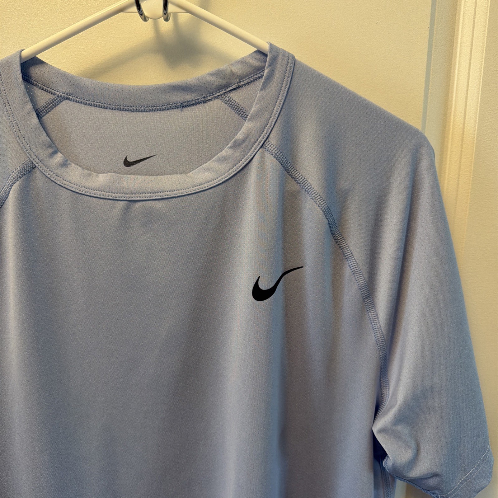 Nike Men's Dri-Fit Fitness Tee Shirt Small Light Blue gallery