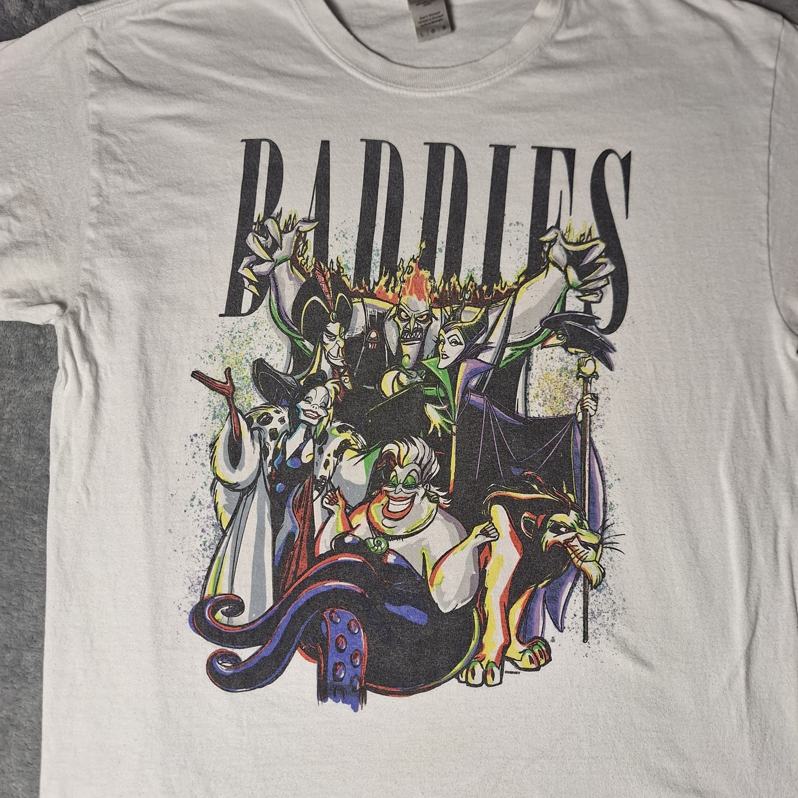 Disney Gildan T-Shirt BADDIES Villains Graphic Tee White S/S Crew Size Large gallery