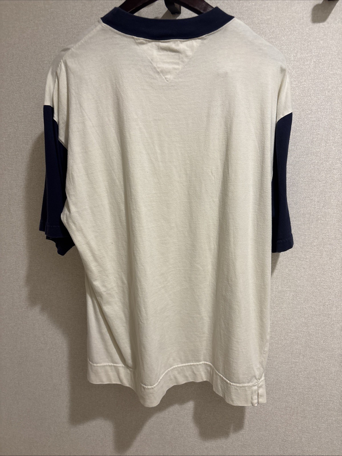Vintage 90s Tommy Hilfiger Patriotic Eagle Crest Ringer T-Shirt White Blue Red L gallery