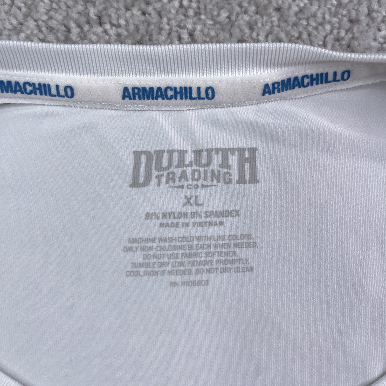 Duluth Trading Shirt Mens XL White Armachillo Cooling Performance Tee Active gallery