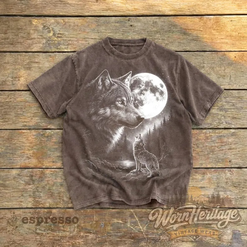 Vintage Wolf Wildlife Animal Comfort Tee
