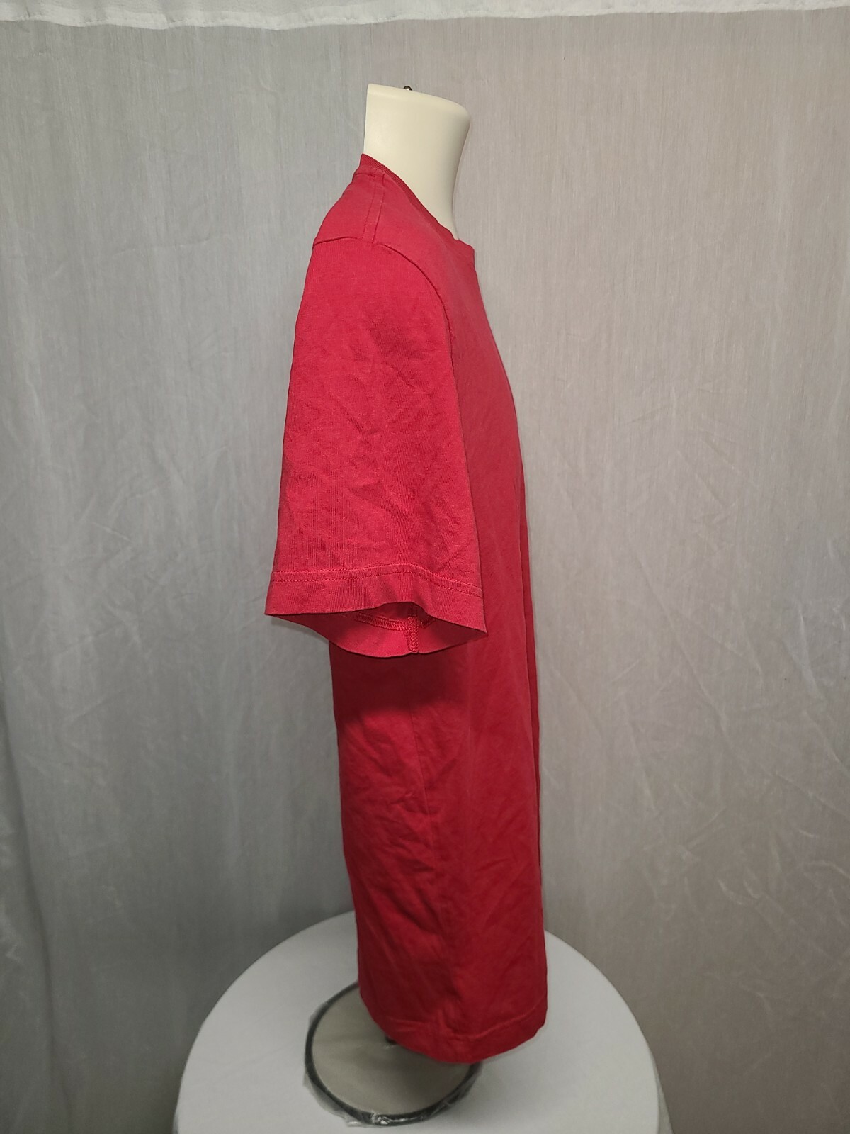 Apple Store Employee Adult Medium Red TShirt gallery