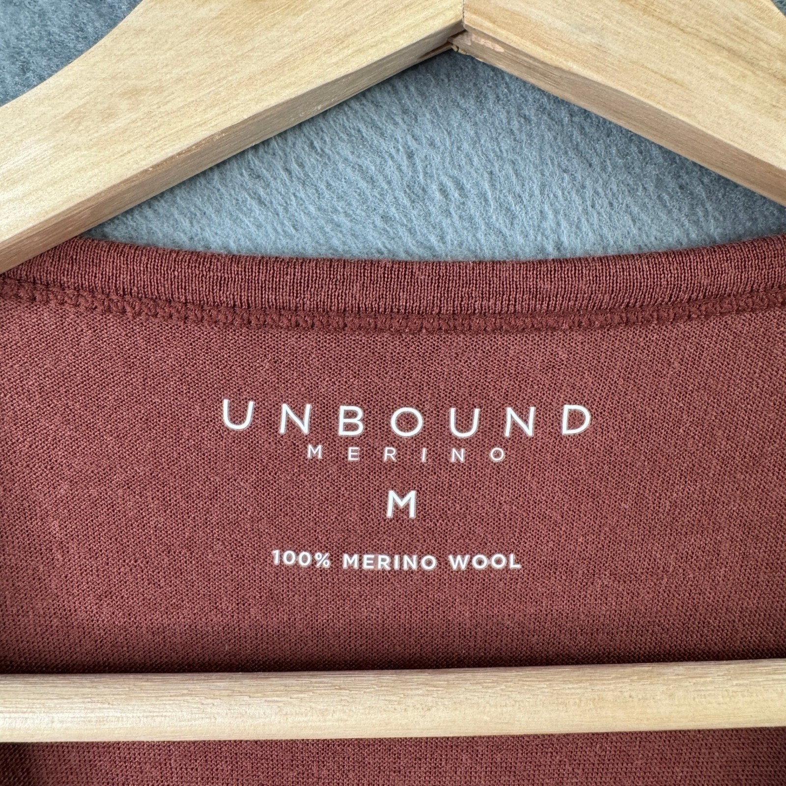 Unbound Merino Mens Long Sleeve Crew Neck T-Shirt Rust Red 100% Merino Wool Sz M gallery