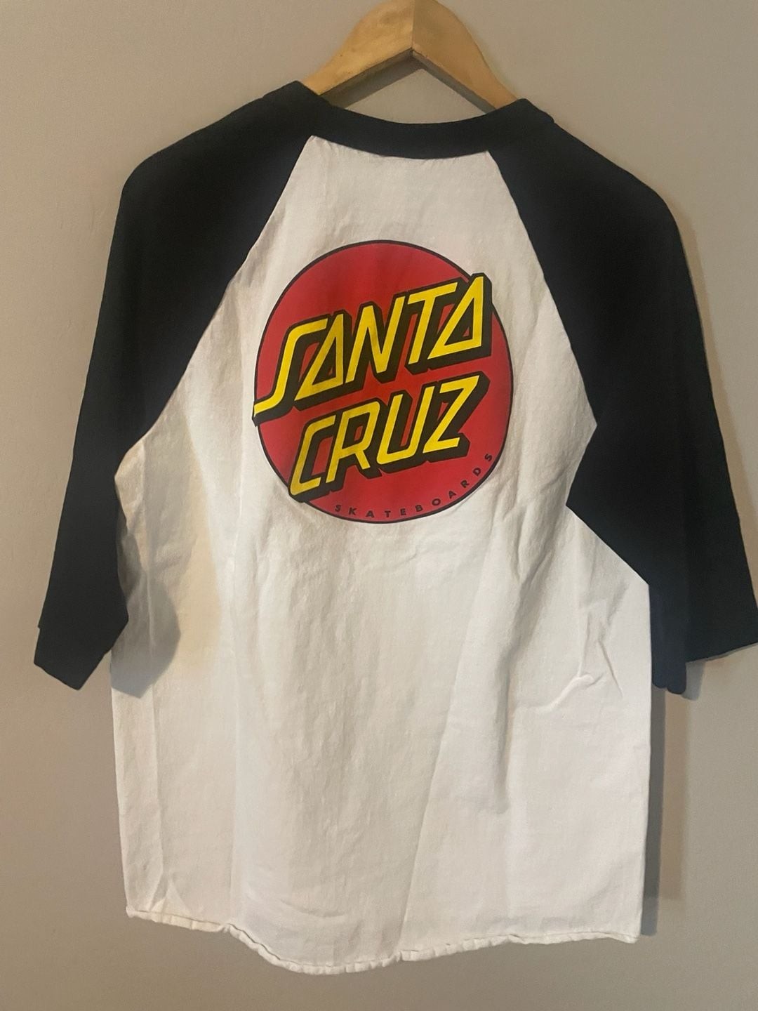 Santa Cruz Classic Dot Raglan 3/4 Sleeve Baseball T-Shirt gallery