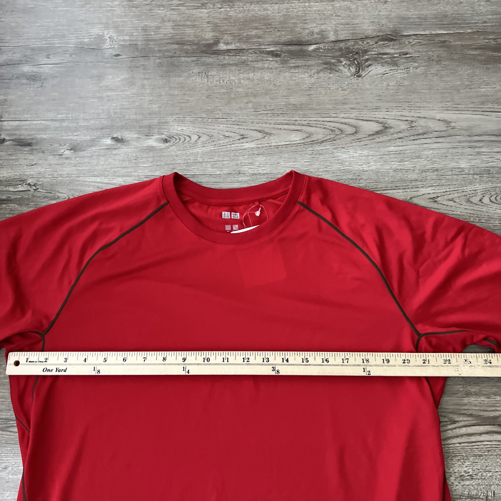 Uniqlo HEATTECH Performance T Shirt Mens XL Red Dry Ex Odor Control Raglan NWT gallery
